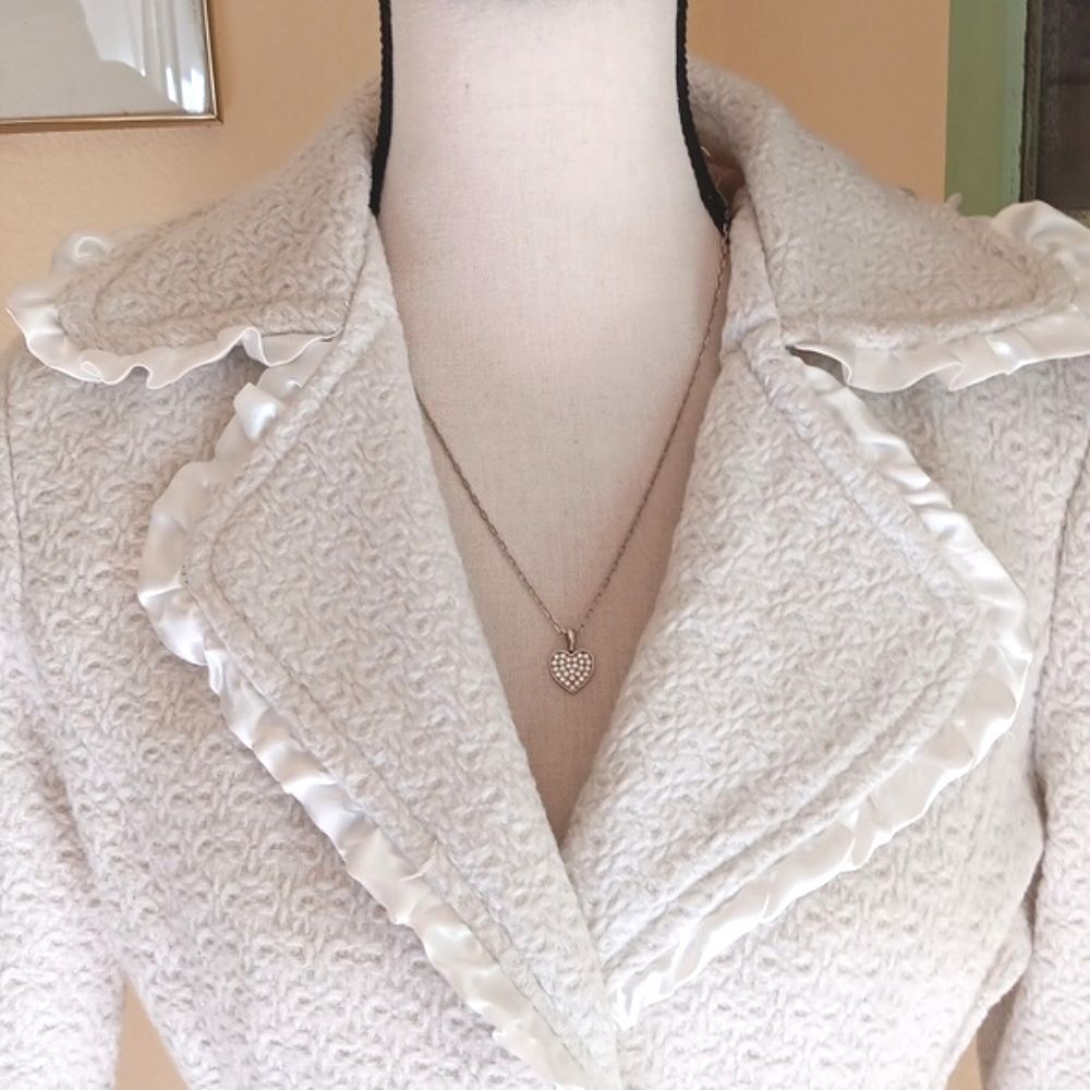 Me Jane Textured Cream Blazer with Belt. Feminine. Soft Girl - Picture 2 of 8
